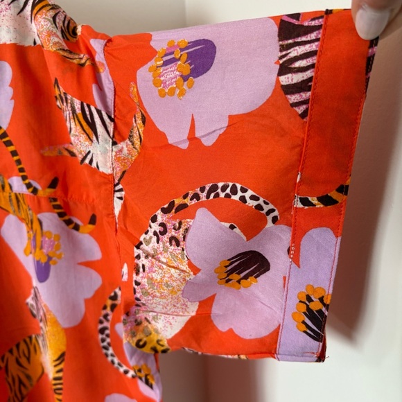 Anthropologie Claire Colin Dreamer Pajama Tiger Flower Print TOP Size L NWOT - Picture 11 of 12